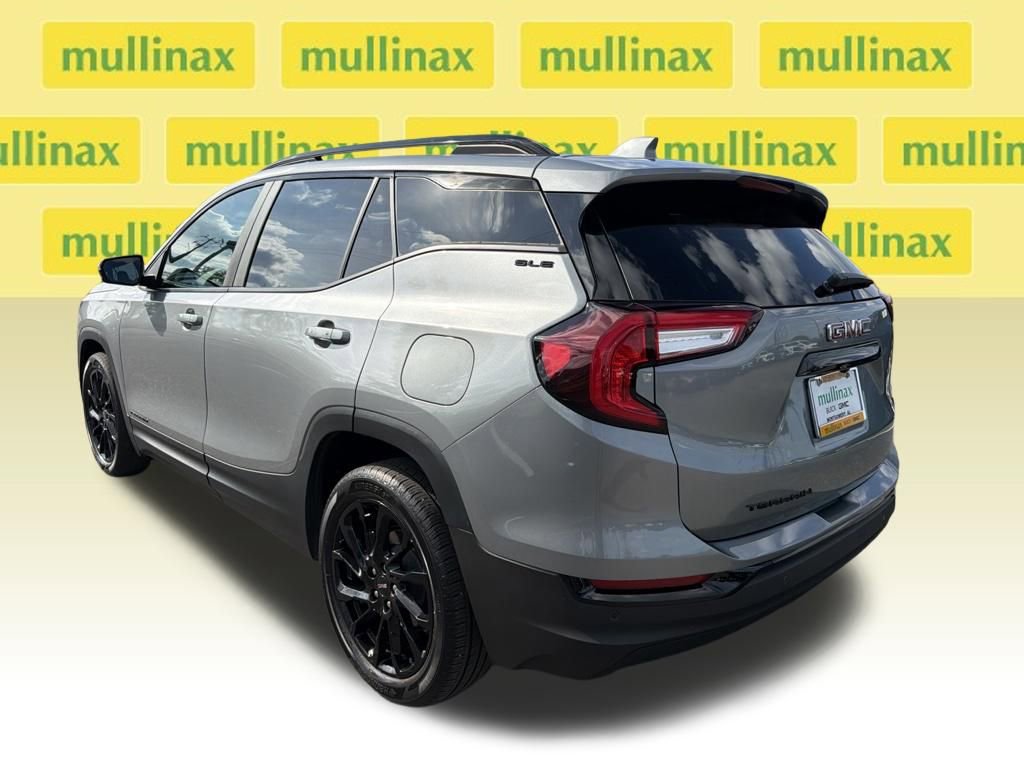 Used 2023 GMC Terrain SLE w/ Driver Convenience Package FWD image 8