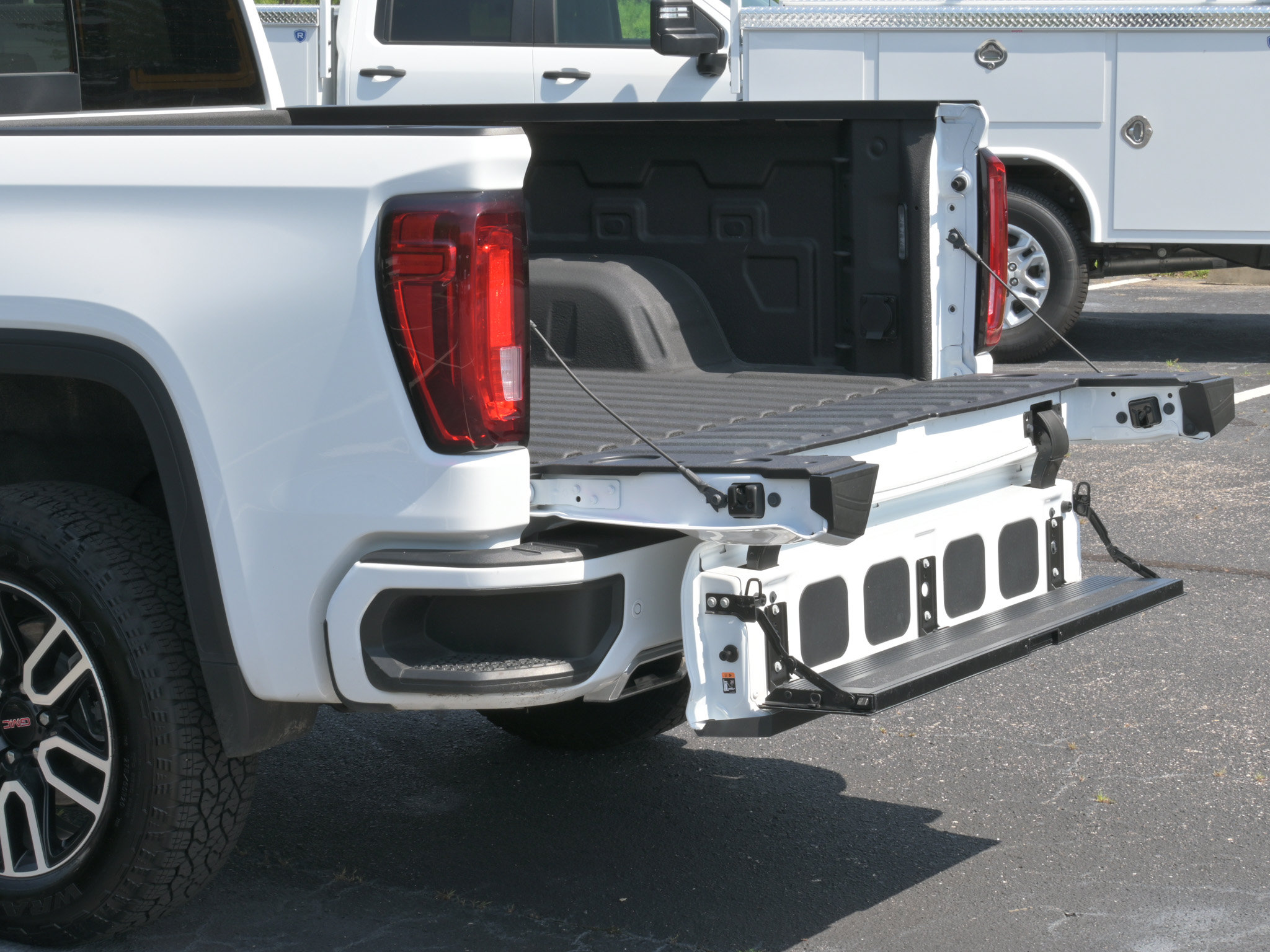 Used 2026 GMC Sierra 1500 AT4 w/ AT4 Premium Package AWD/4WD image 37