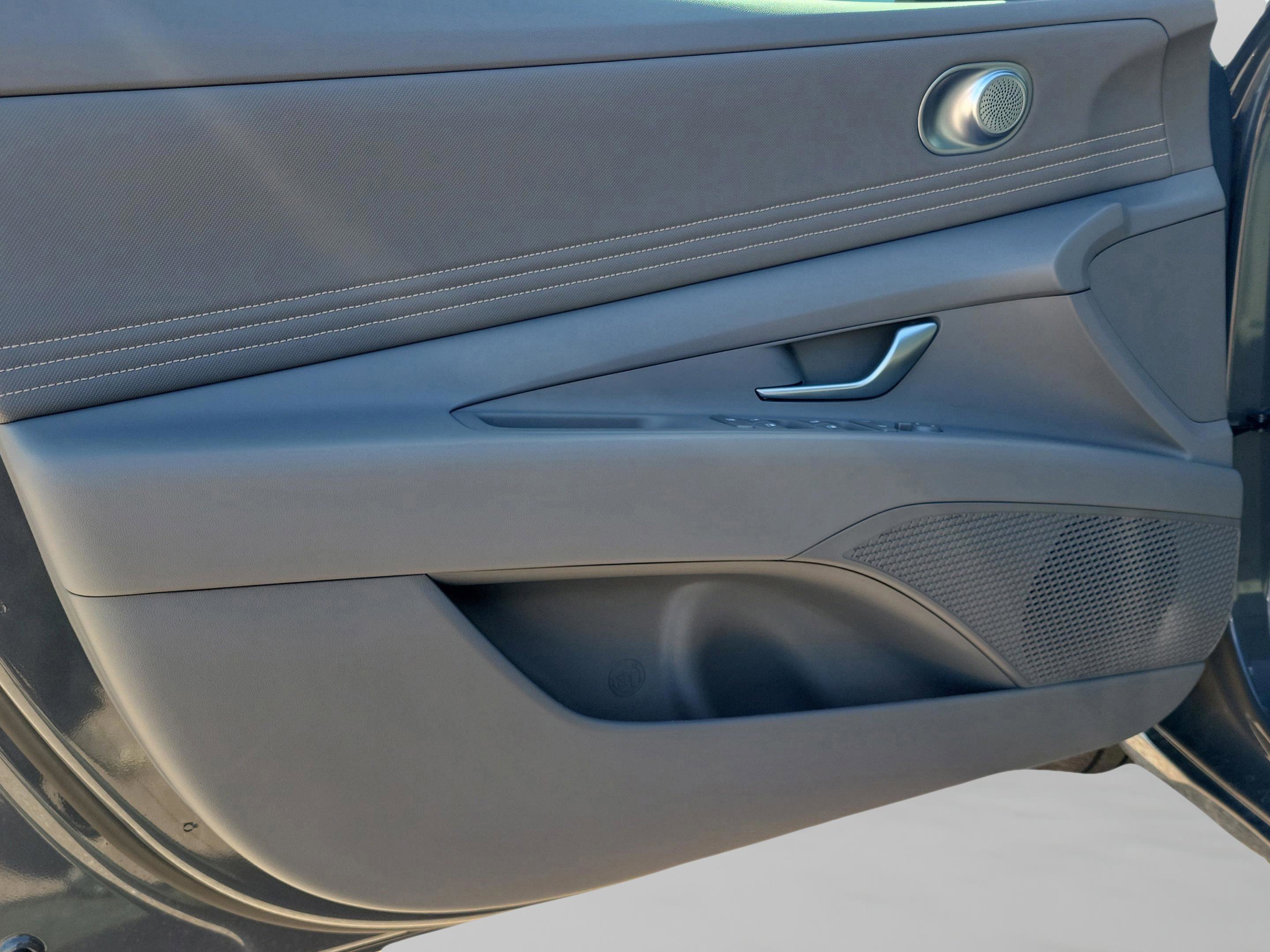 New 2026 Hyundai Elantra SEL Sport image 15