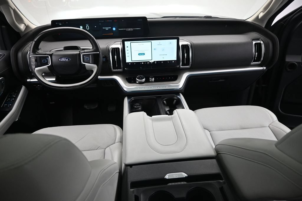 Certified 2025 Ford Expedition Platinum w/ Driver's Package AWD/4WD image 25