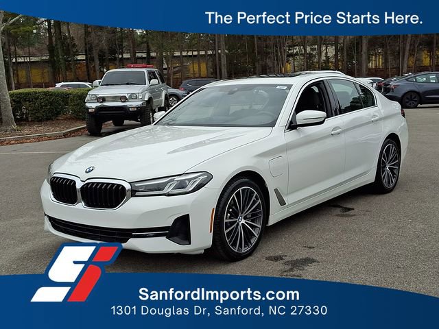 Used 2021 BMW 530e w/ Parking Assistance Package RWD image 1