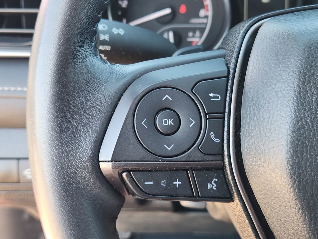 Used 2024 Toyota Camry SE image 32