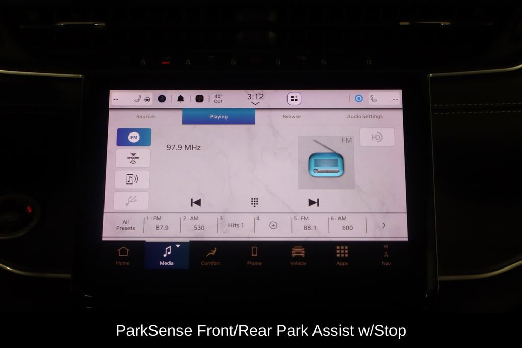 Used 2024 Jeep Grand Cherokee Limited w/ Luxury Tech Group II image 23