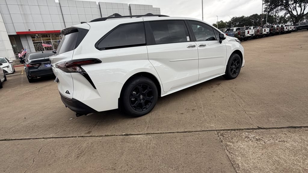 New 2026 Toyota Sienna XLE Woodland Edition AWD/4WD image 7