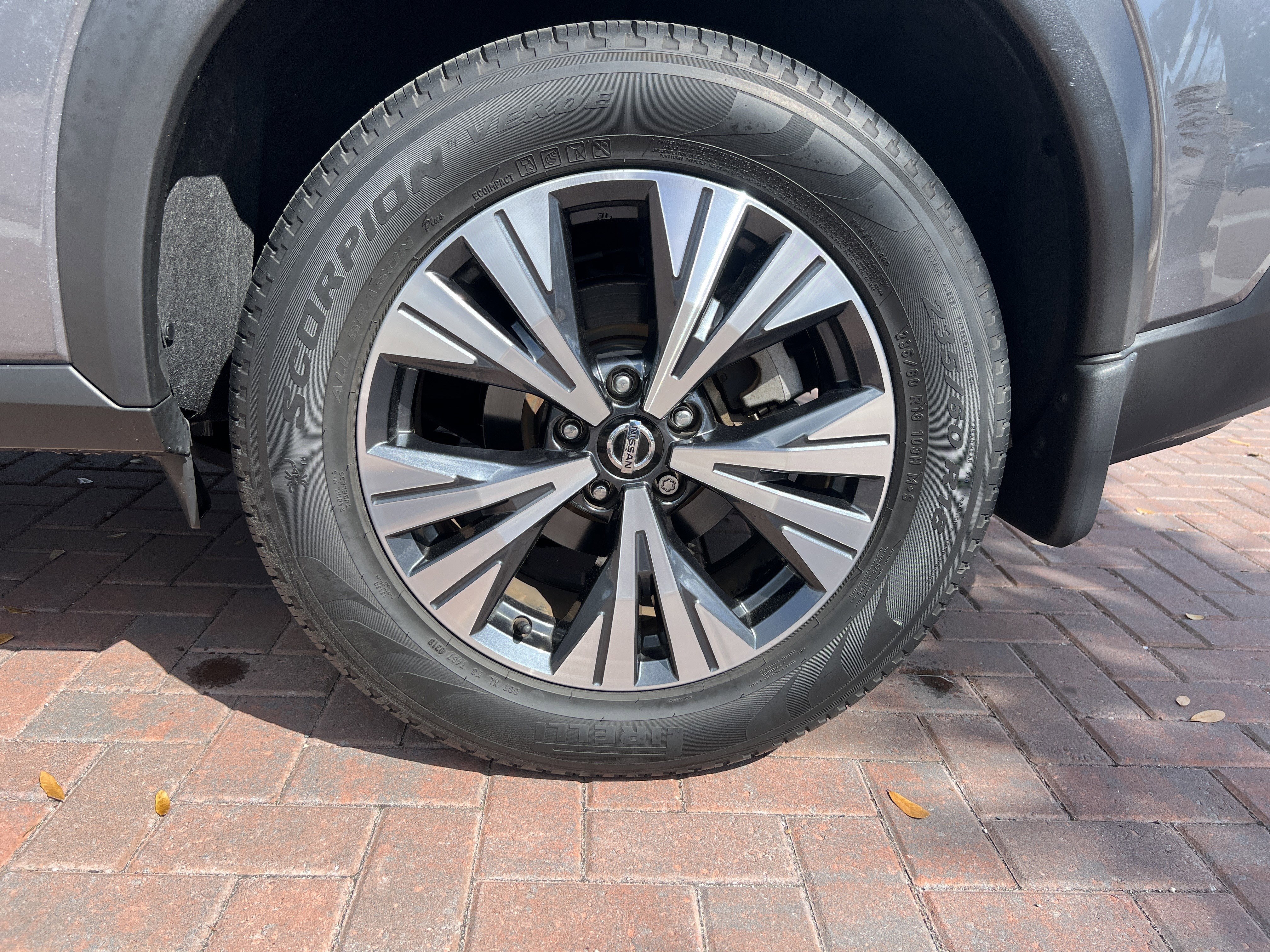 Used 2021 Nissan Rogue SV w/ Premium Package image 13