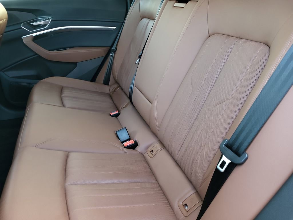 Used 2022 Audi e-tron Premium Plus w/ Premium Plus Package image 13