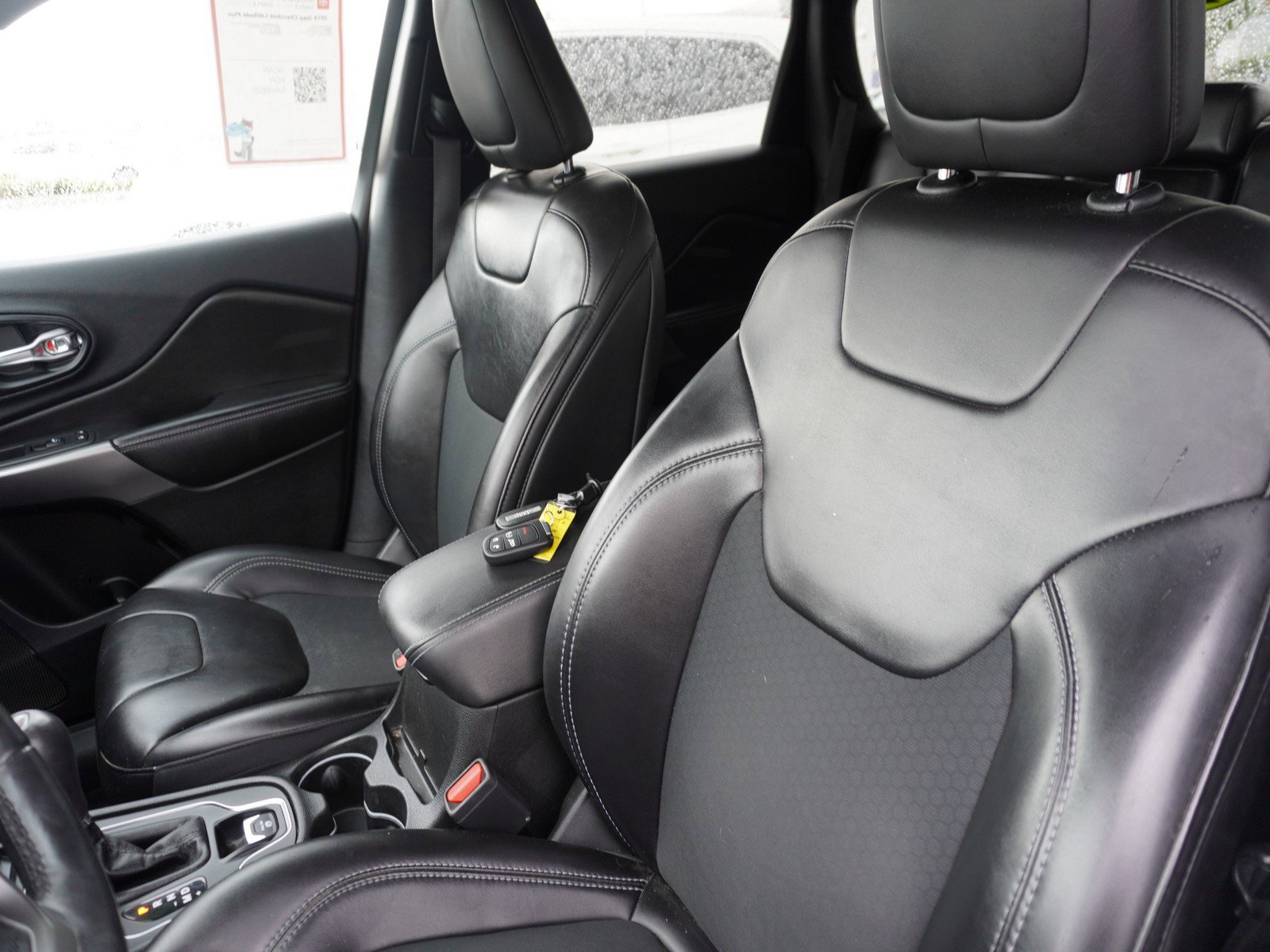 Used 2019 Jeep Cherokee Latitude Plus w/ Comfort/Convenience Group AWD/4WD image 20
