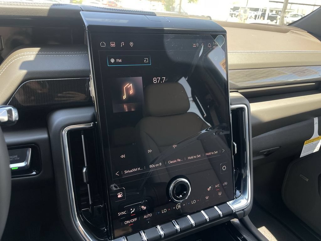 New 2026 GMC Yukon XL Elevation AWD/4WD image 13