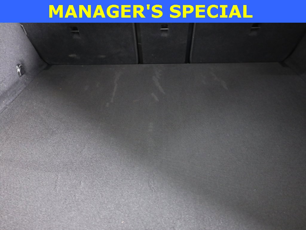 Used 2025 Mercedes-Benz GLC 300 4MATIC image 49