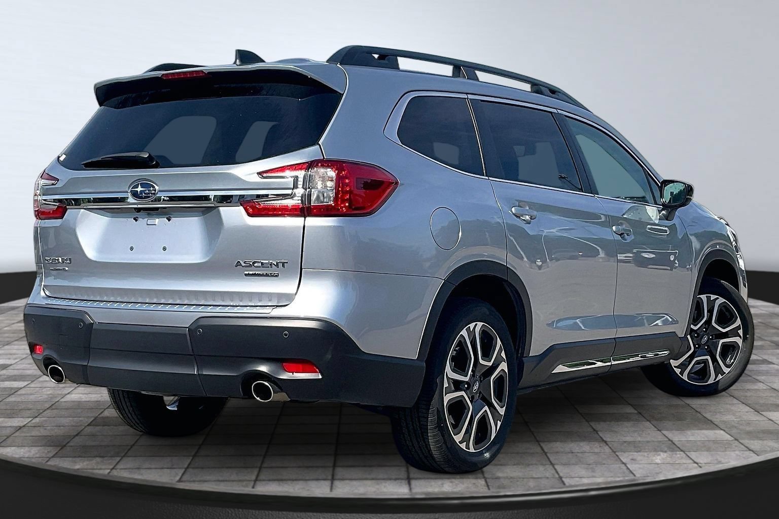 Certified 2026 Subaru Ascent Limited AWD/4WD image 2