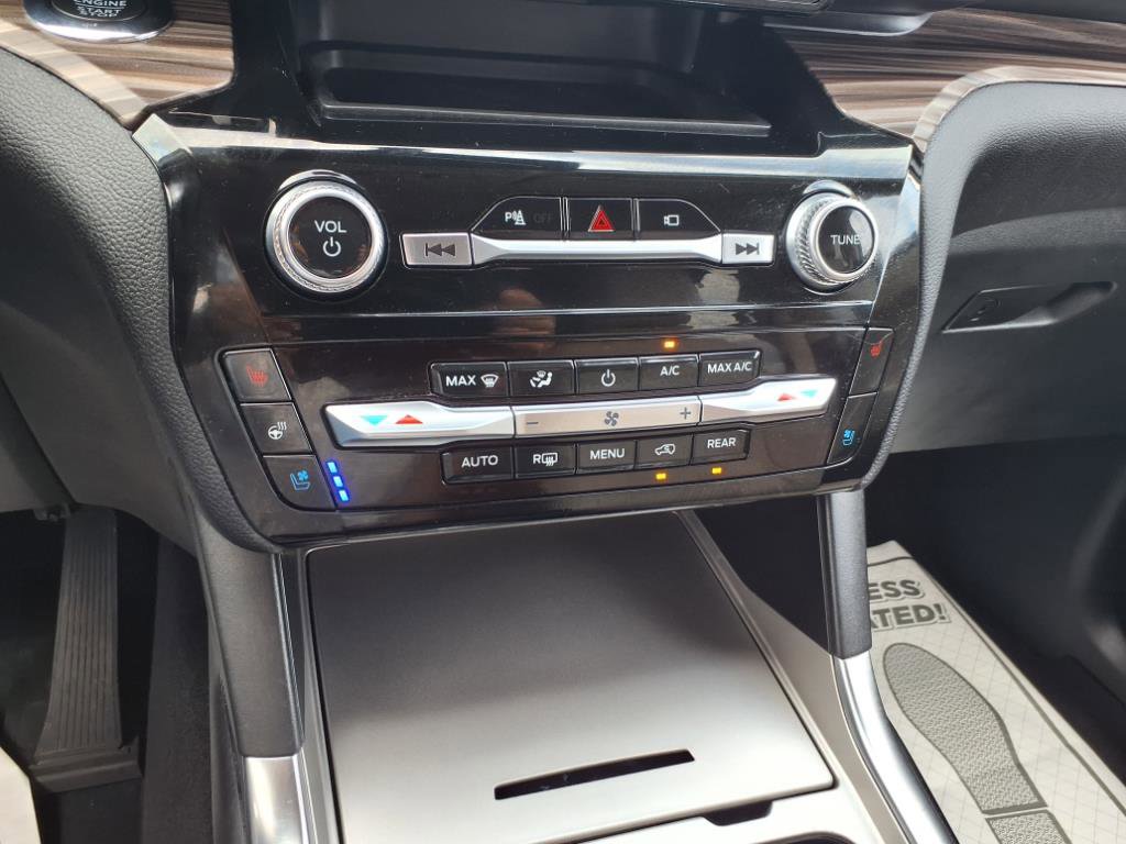 Used 2023 Ford Explorer Limited image 14