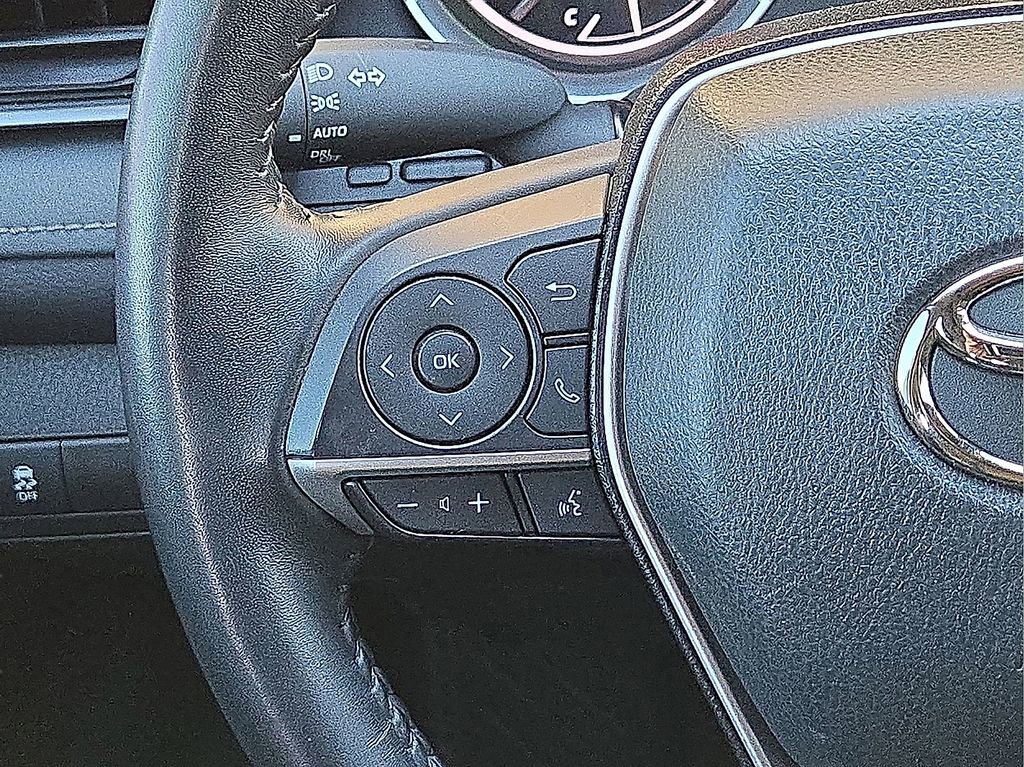 Used 2023 Toyota Camry XLE image 18