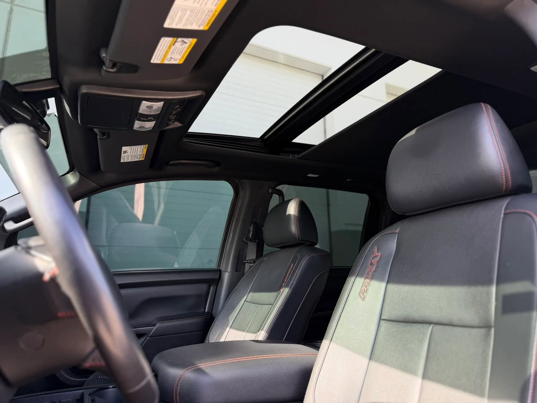 Used 2021 Nissan Titan PRO-4X w/ Pro-4x Convenience Package image 26