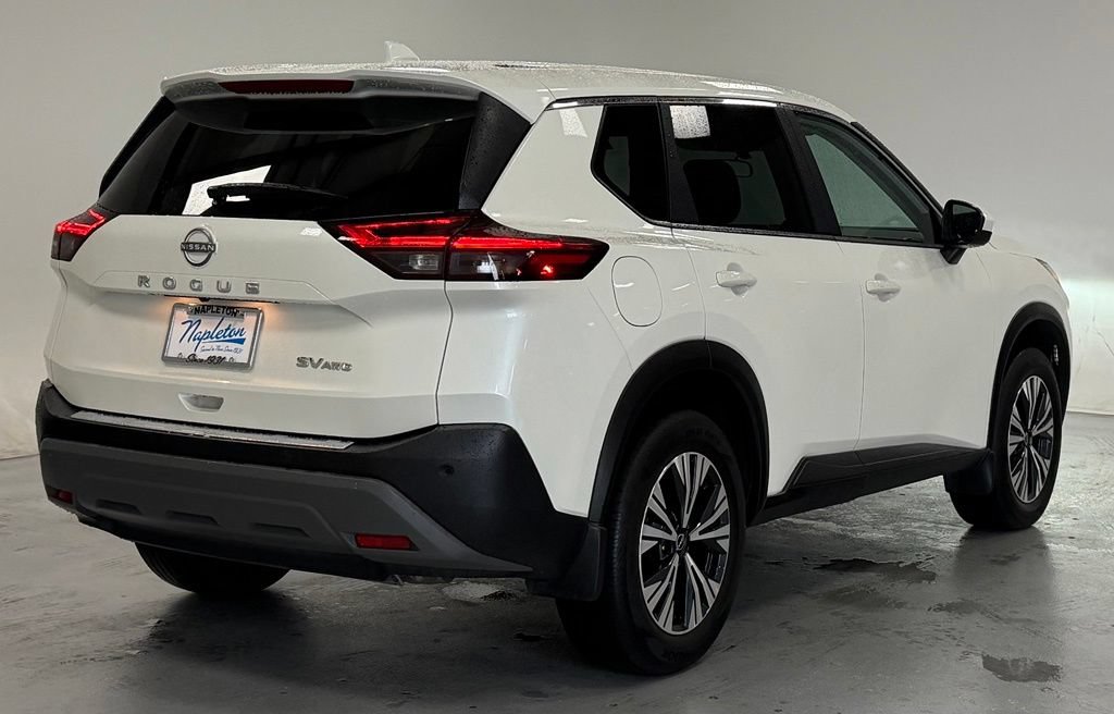 Used 2023 Nissan Rogue SV AWD/4WD image 3
