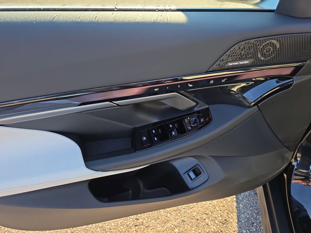 New 2026 BMW 530i xDrive w/ Premium Package image 11