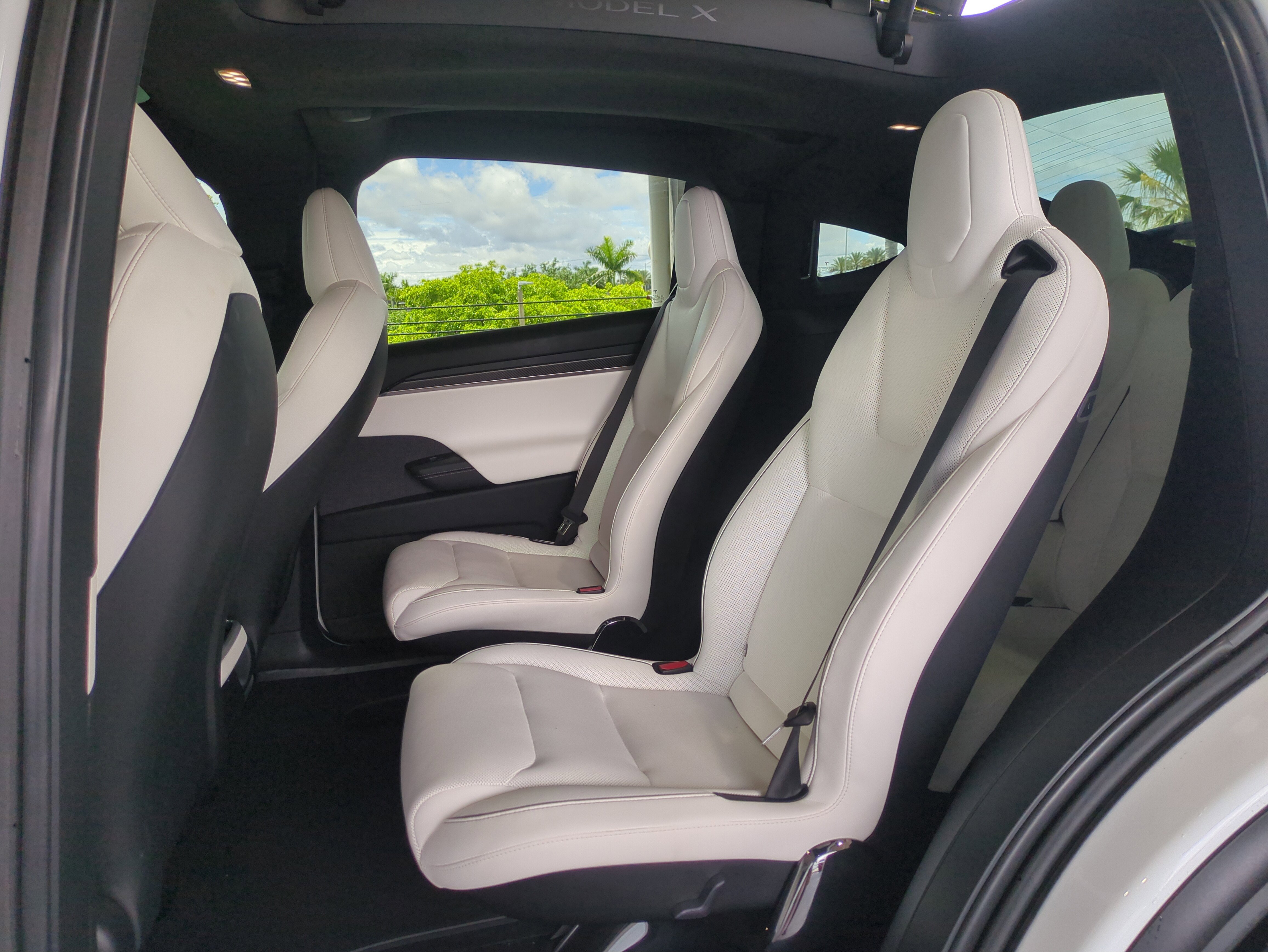 Used 2022 Tesla Model X Plaid image 15