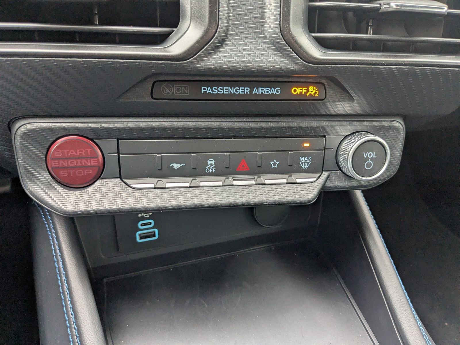 Used 2025 Ford Mustang Dark Horse image 18