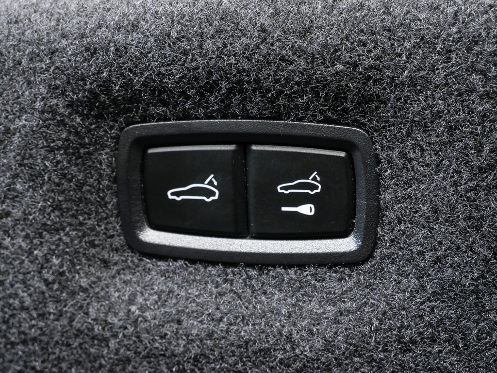 Certified 2023 Porsche Taycan image 28