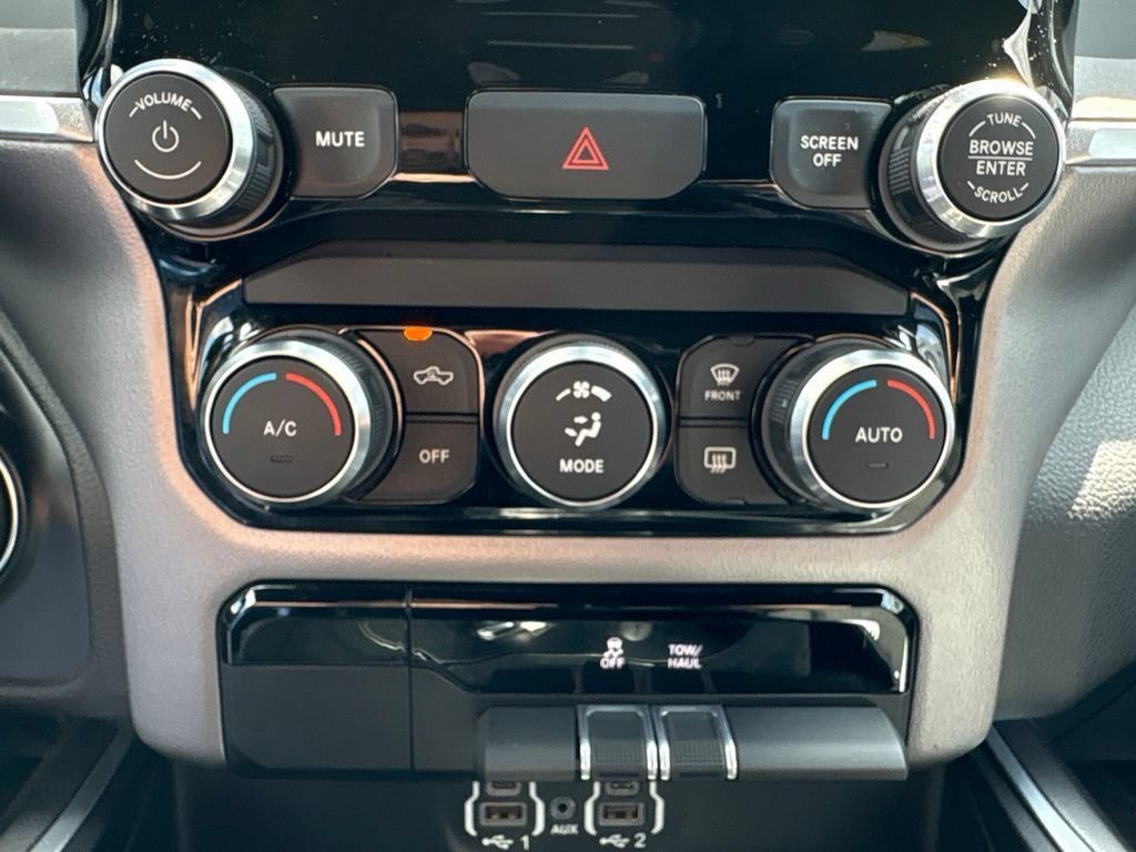 Used 2022 RAM 1500 Big Horn AWD/4WD image 30