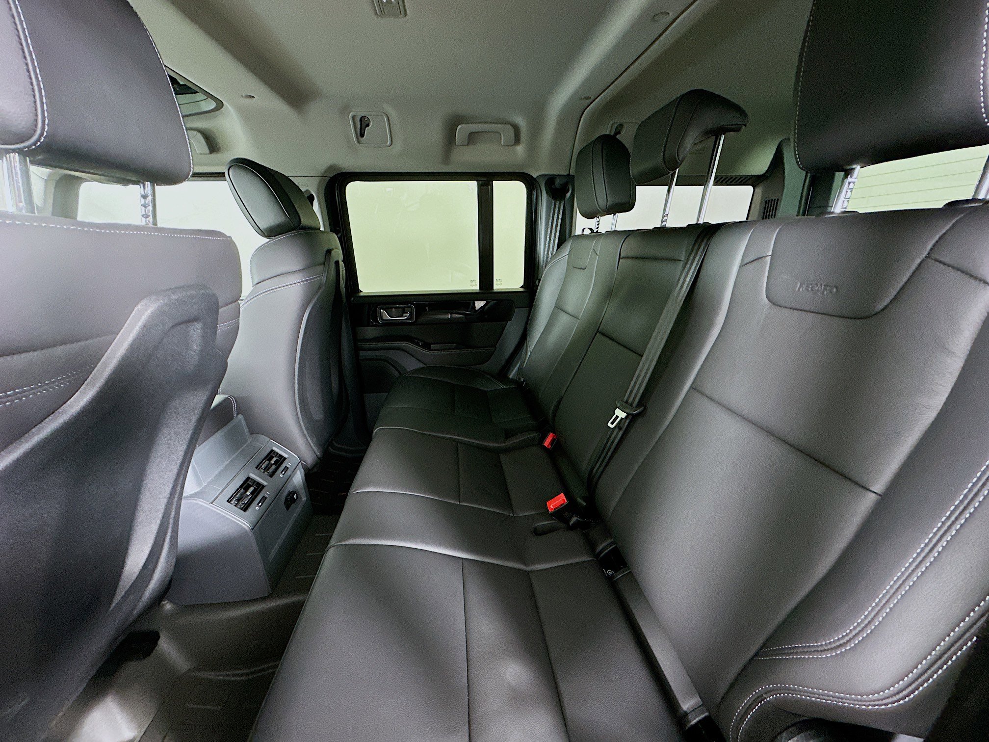 New 2024 INEOS Grenadier Fieldmaster Edition image 39