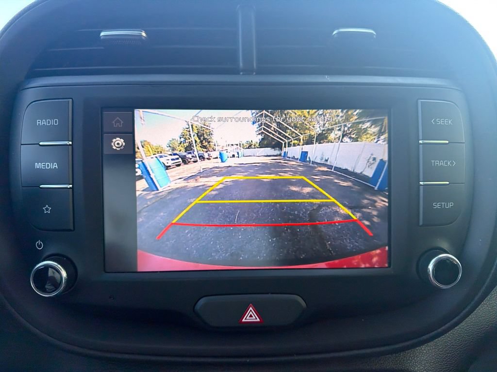 Used 2025 Kia Soul LX w/ LX Technology Package FWD image 20