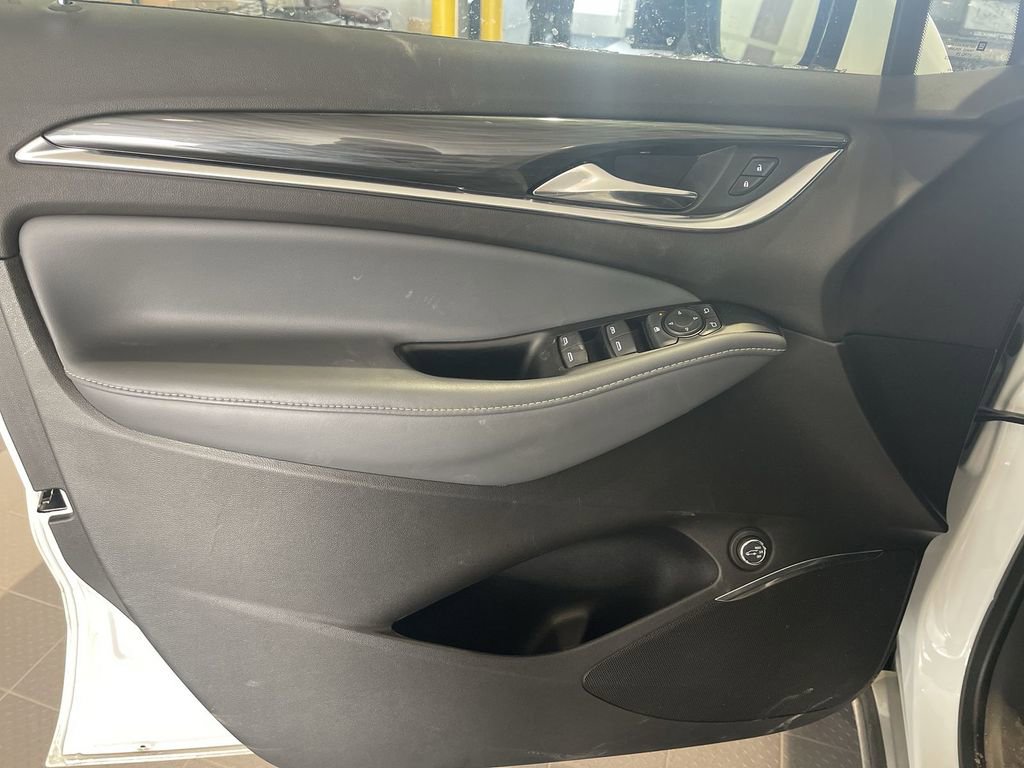 Used 2023 Buick Enclave Essence image 33