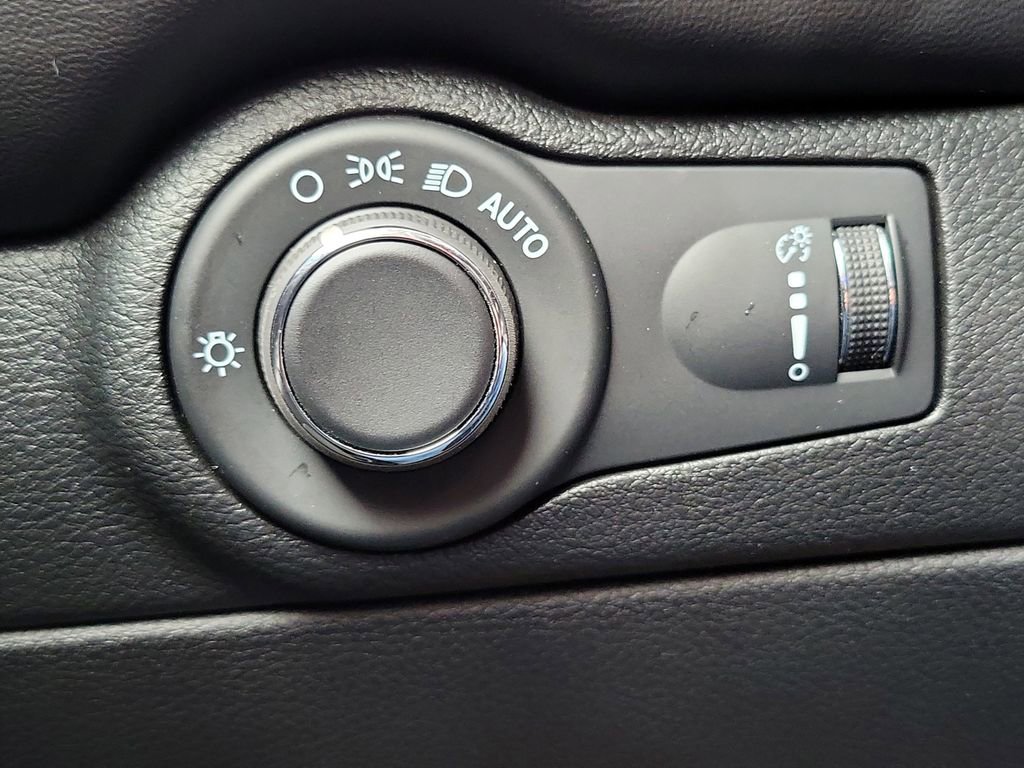 Used 2023 Dodge Durango GT image 13