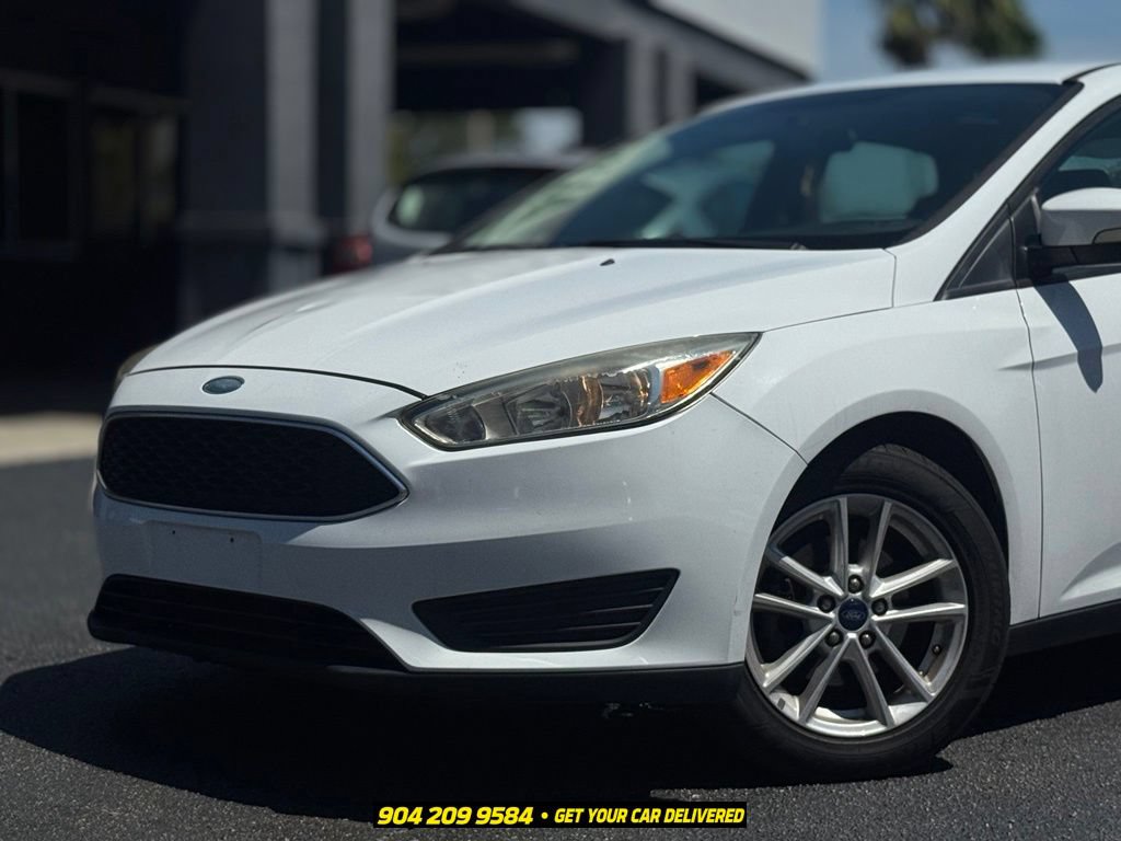 Used 2016 Ford Focus SE FWD image 2