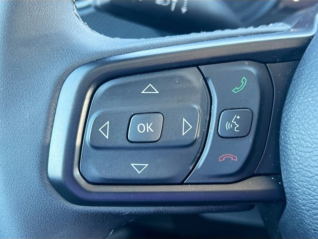 Used 2025 Jeep Wrangler Unlimited Rubicon AWD/4WD image 12