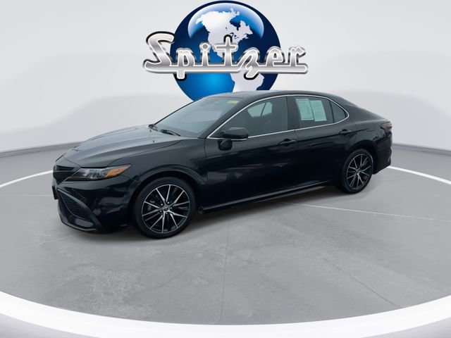 Used 2023 Toyota Camry SE image 4