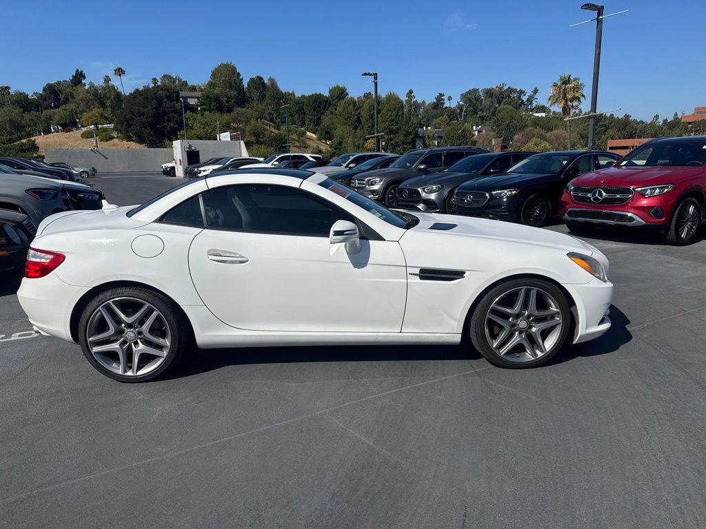 Certified 2016 Mercedes-Benz SLK 300 image 4