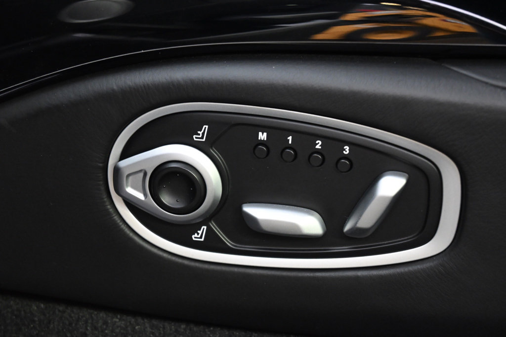 Used 2020 Aston Martin V8 Vantage Coupe RWD image 14