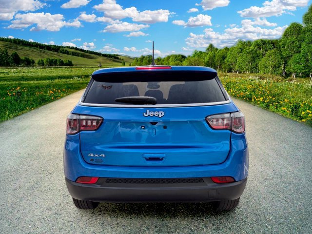 Used 2025 Jeep Compass Sport AWD/4WD image 5