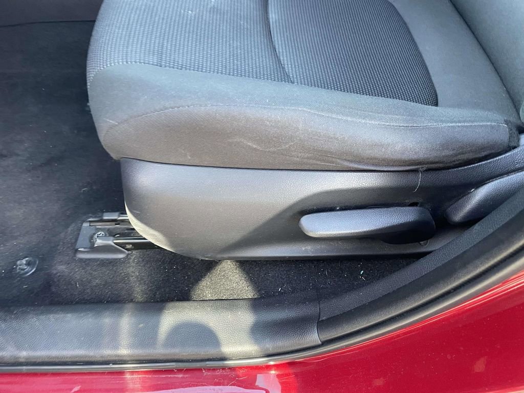 Used 2022 Toyota RAV4 LE image 27