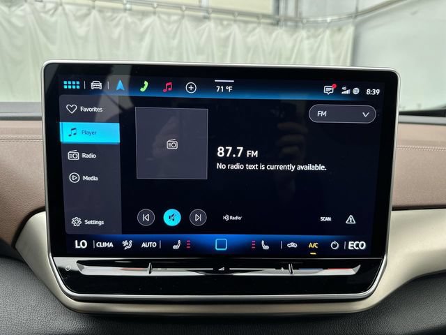 Certified 2025 Volkswagen ID.4 Pro AWD/4WD image 16