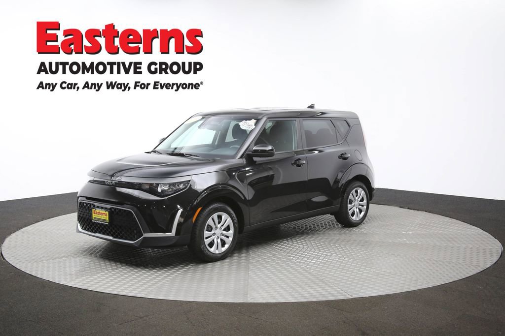 Used 2023 Kia Soul LX image 91