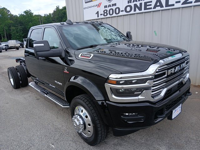 New 2026 RAM 5500 4x4 Crew Cab w/ Laramie Trim Package image 1
