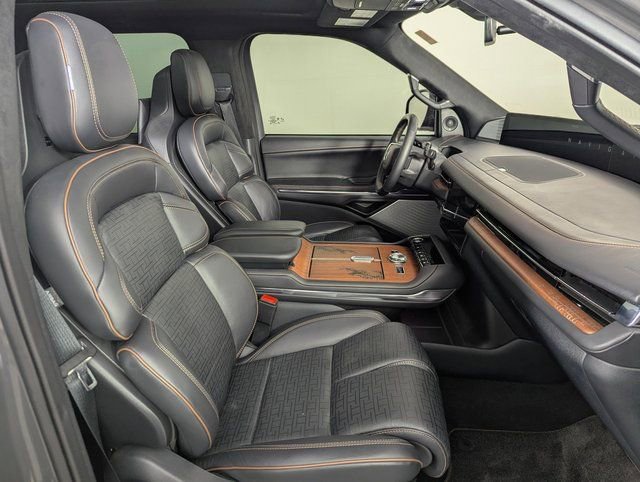 Used 2025 Lincoln Navigator Black Label image 27