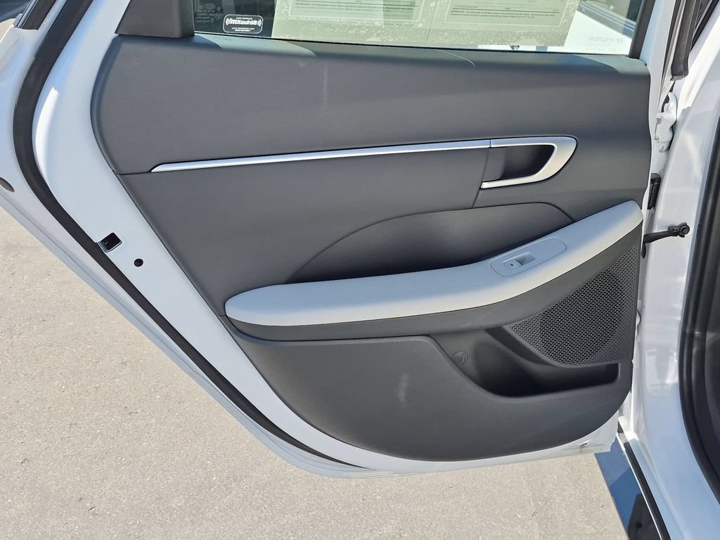 Used 2025 Hyundai Sonata SEL FWD image 27