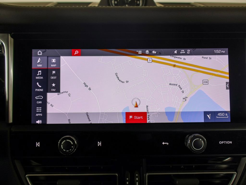 Certified 2024 Porsche Macan w/ Premium Plus Package image 18