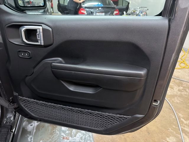 Used 2021 Jeep Wrangler Unlimited Rubicon image 26