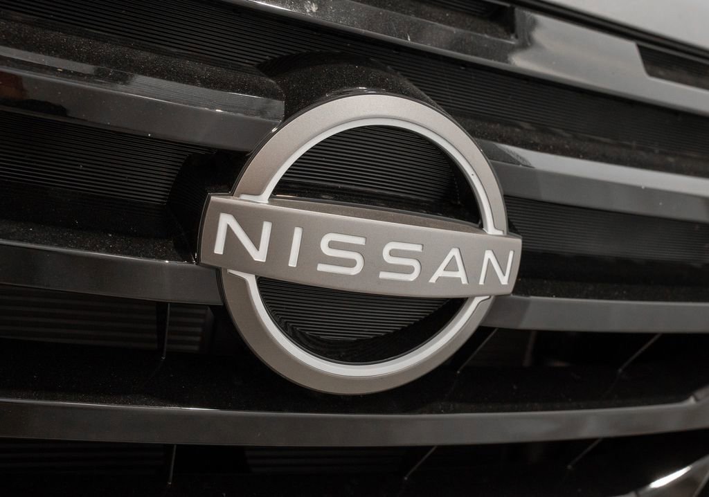 New 2025 Nissan Pathfinder SV w/ Black Appearance Package image 3