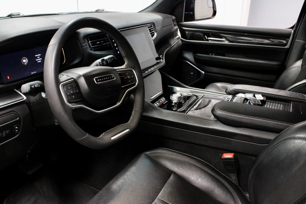 Used 2023 Jeep Wagoneer 2WD image 23