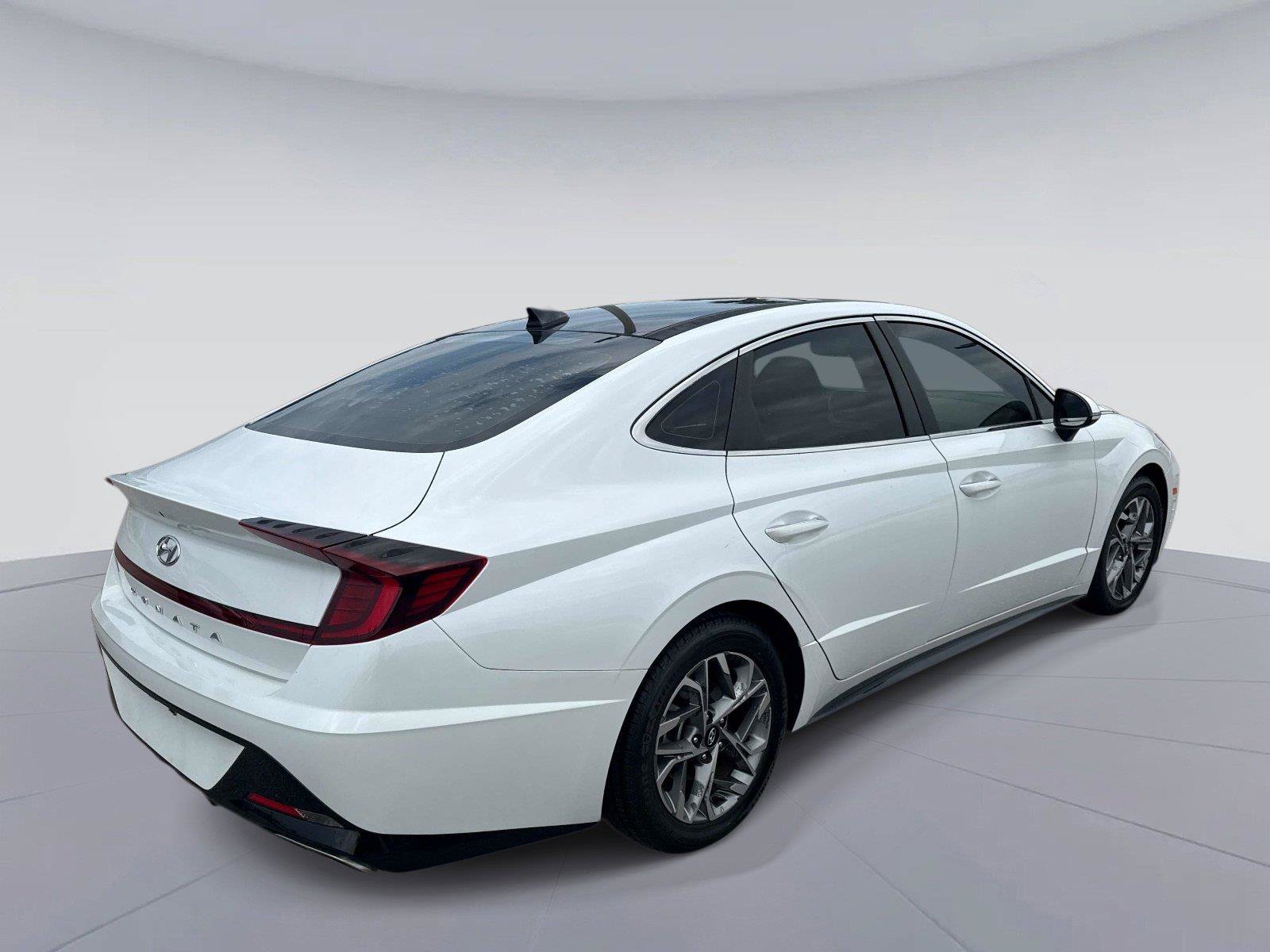 Used 2020 Hyundai Sonata SEL w/ Premium + Sunroof Package FWD image 3