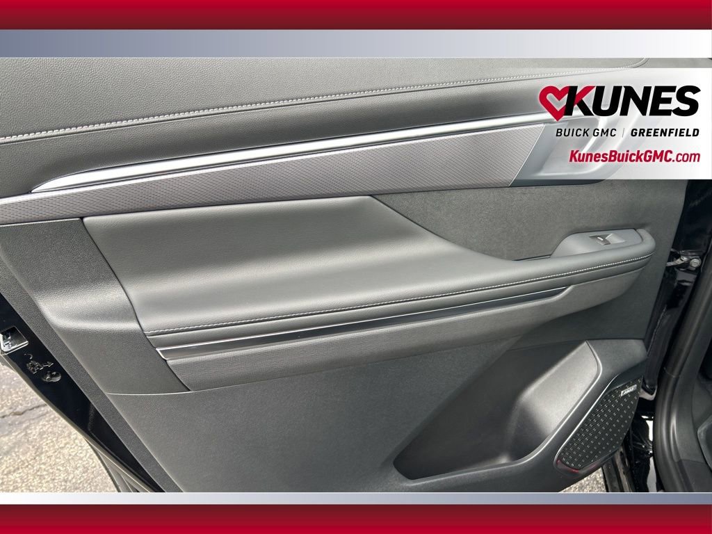 New 2026 Buick Enclave Sport Touring w/ Super Cruise Package image 38
