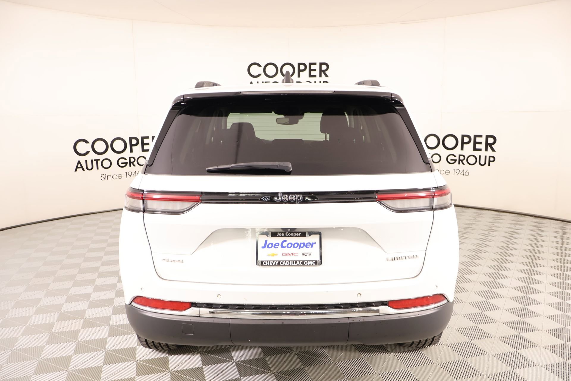 Used 2022 Jeep Grand Cherokee Limited AWD/4WD image 23