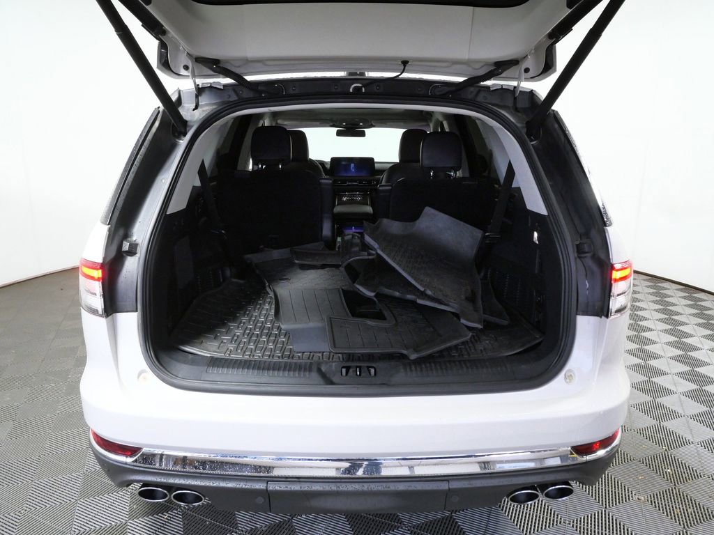 Certified 2025 Lincoln Aviator Reserve w/ Illumination Package image 10