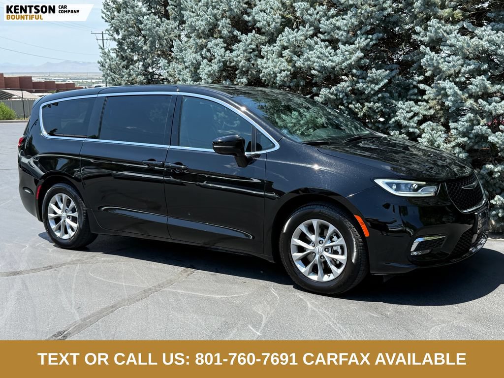 Used 2026 Chrysler Pacifica Limited FWD image 11
