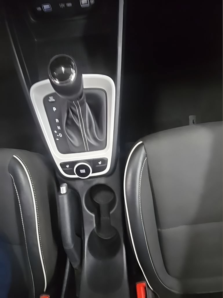 Used 2022 Hyundai Venue Limited FWD image 35