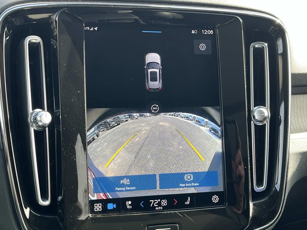 Used 2023 Volvo XC40 B5 Ultimate w/ Climate Package image 34